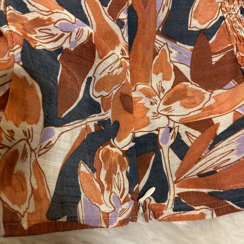 Nine West Blouse size medium floral - Picture 5 of 5